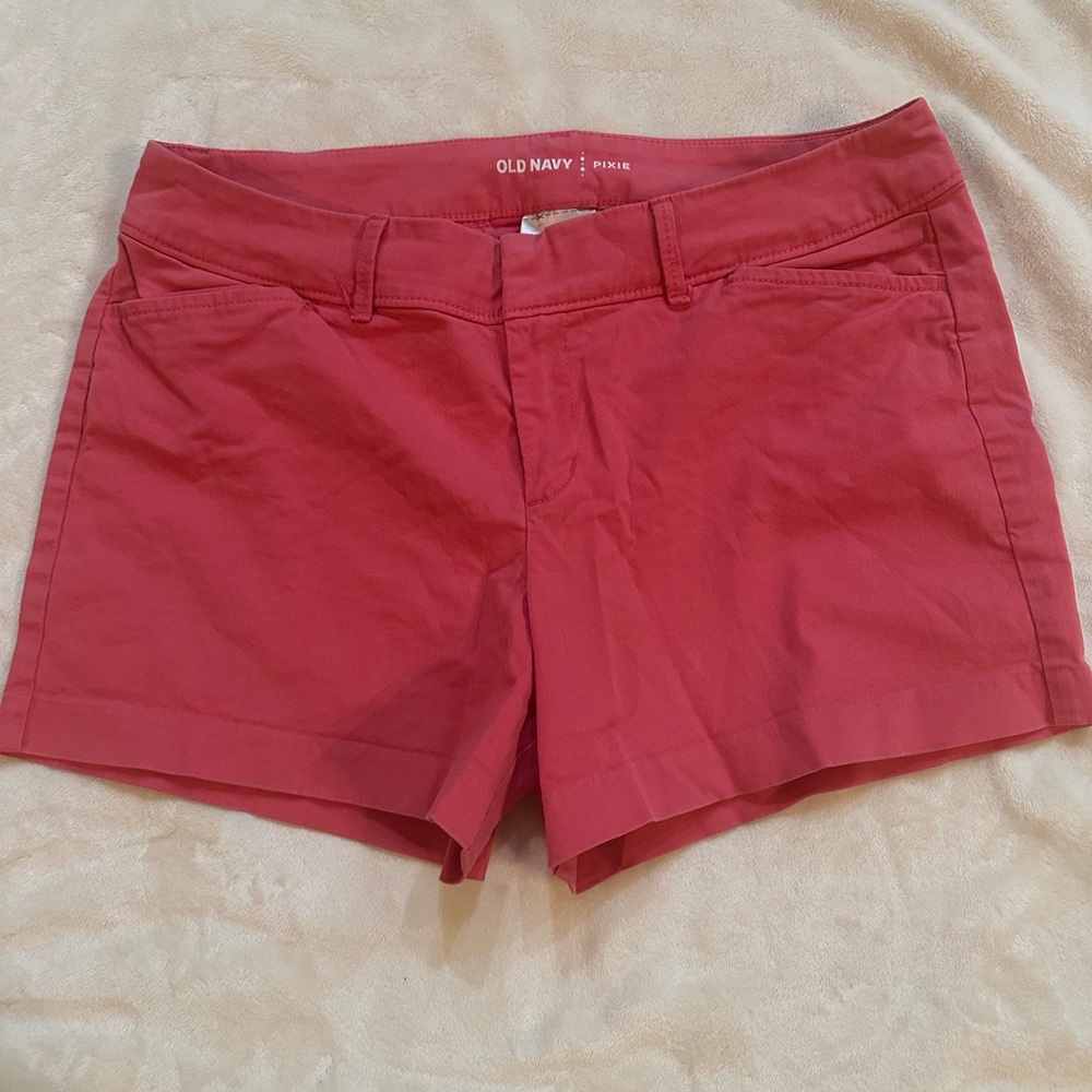 🩷 Old Navy Pixie Shorts- Size 6